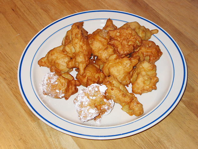 apple fritters (portselkje) served on a plated