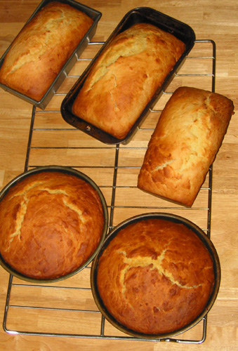 loaves of paska