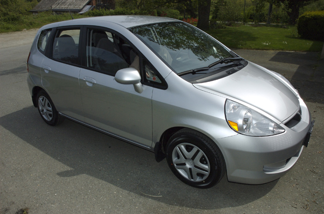 picture of a 2007 Honda Fit, Silver